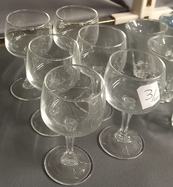 Lot de 6 verres a champagne. – Image 2