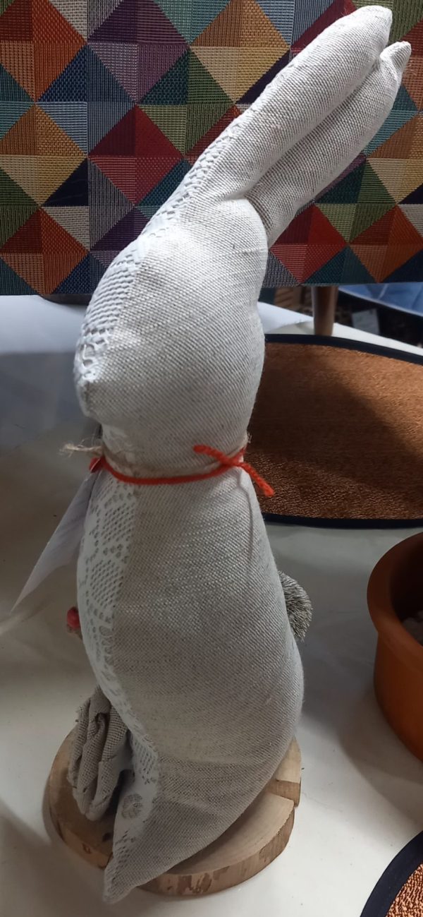 Lapin en tissu artisanale. – Image 2