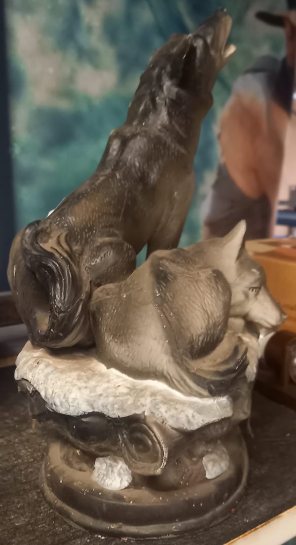 Statuette d'un couple de loups. – Image 3