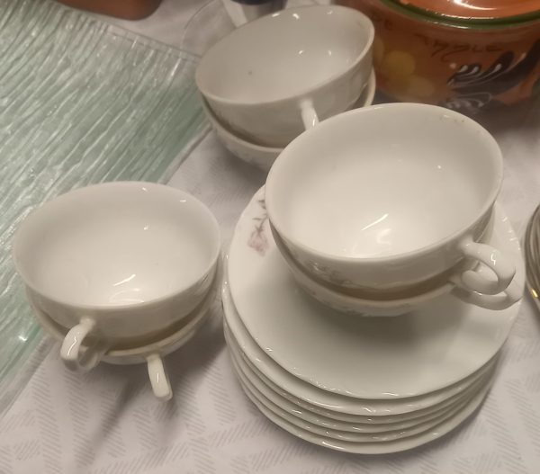 Lot de 6 tasses et assiettes en porcelaine Edelweiss. – Image 2