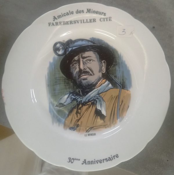 Assiette commémorative de la mine.