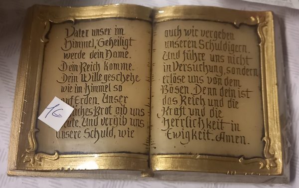 Petit livre décoratif allemand.