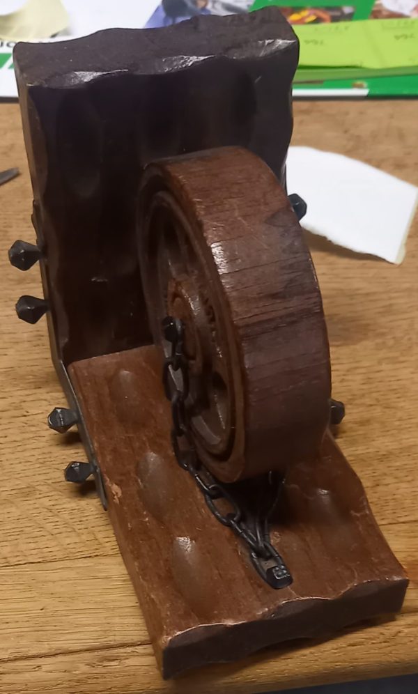 Petit rouet en bois décoratif. – Image 3
