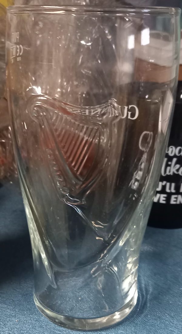 Verre de marque Guinness. – Image 2