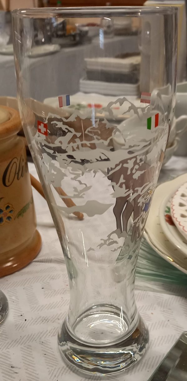Verre a image de bouc. – Image 3
