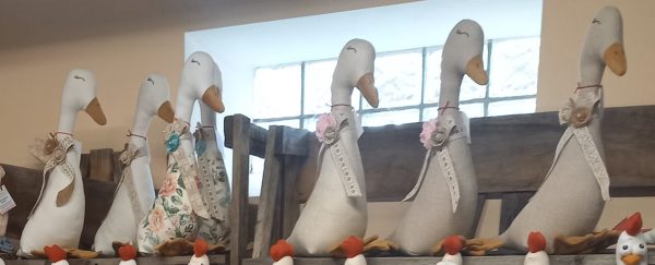 Oie artisanale en tissu. – Image 6