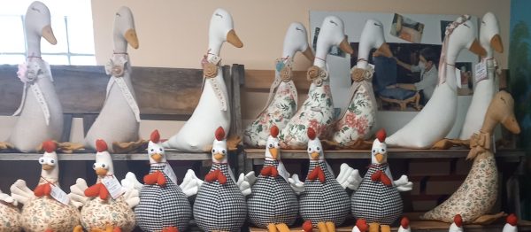 Oie artisanale en tissu. – Image 5
