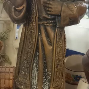 Statuette de SanPio en plâtre.